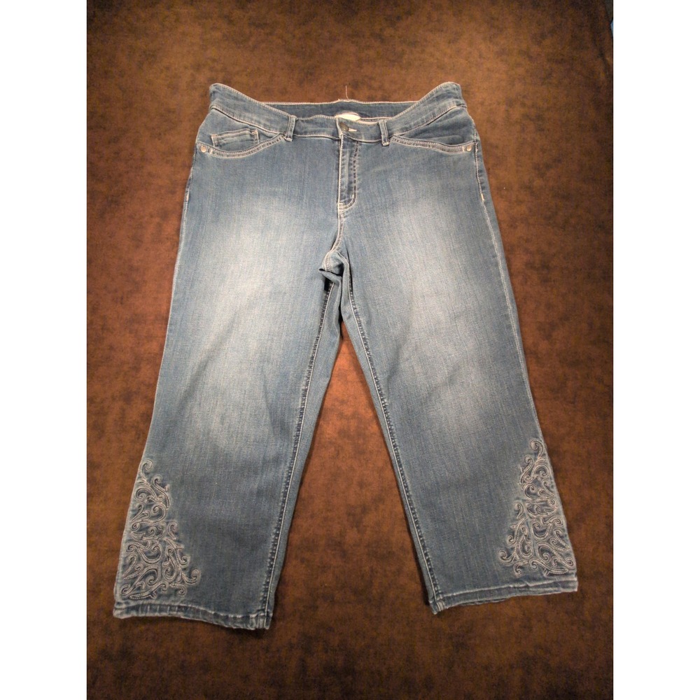 Christopher & Banks Womens Sz 16 Med Wash Embroidered Capri Jeans‎ Stretch Blue